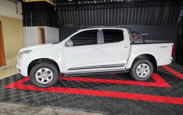 imagem-https://www.socarrao.com.br/sc-vehicle-images-prod/2415919/1785503395658-8153136_4_B_214e8340c5.jpeg