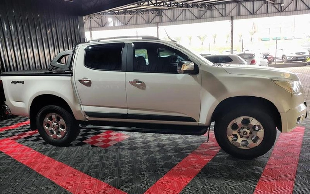 imagem-https://www.socarrao.com.br/sc-vehicle-images-prod/2415919/1785503395674-8153136_16_B_4e501f85c6.jpeg