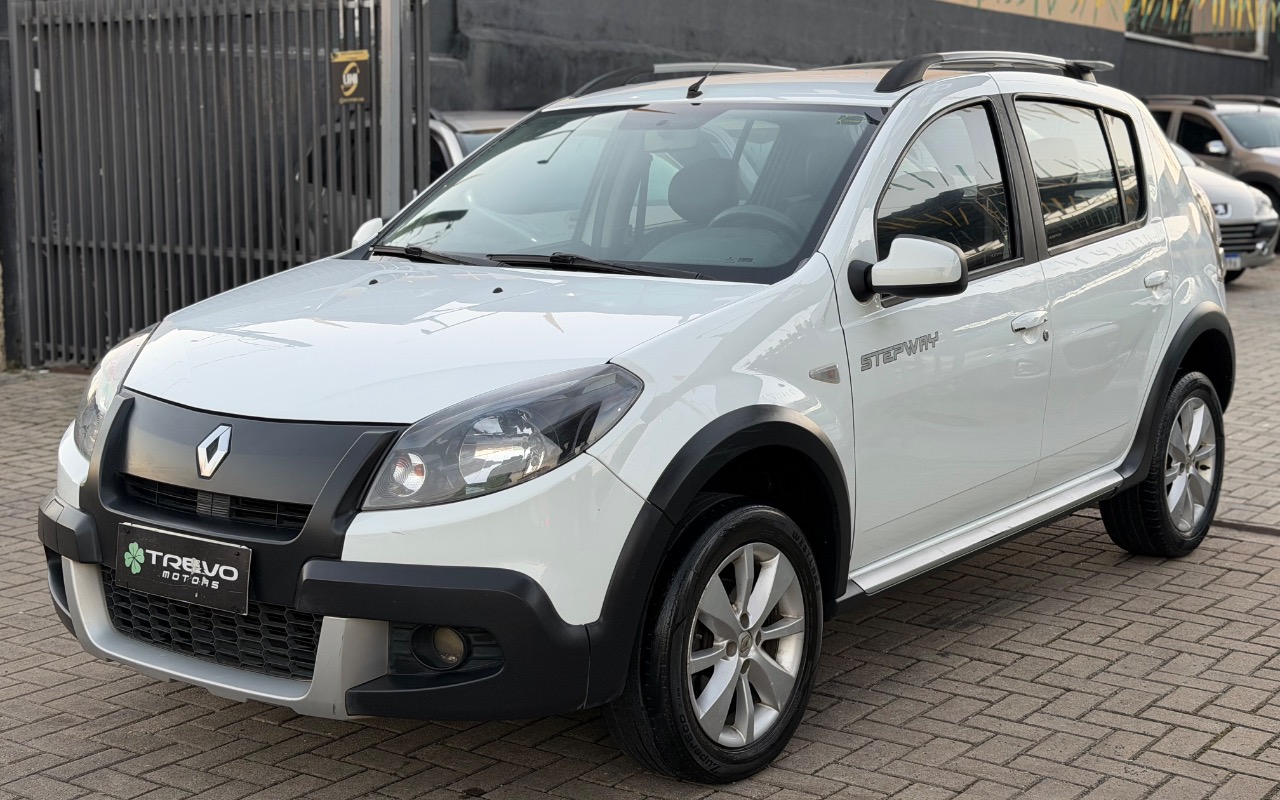 Renault Sandero STEPWAY Hi-Power 1.6 8V 5p na cor Branco em Curitiba / PR - 2416094