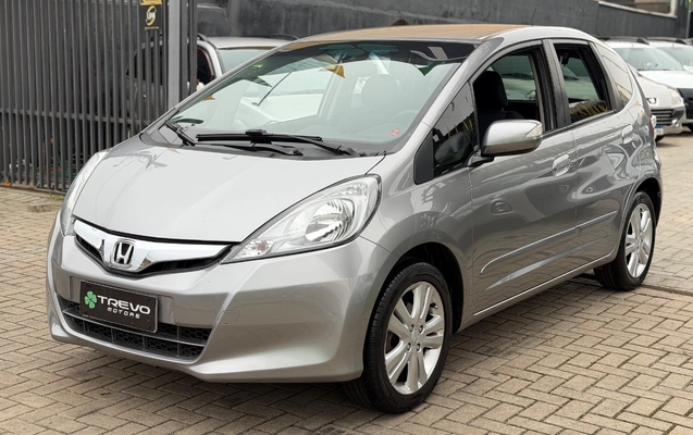 imagem-https://www.socarrao.com.br/sc-vehicle-images-prod/2416154/1783107686540-SU1HXzk2NDIuanBlZw.jpeg
