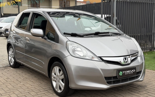 imagem-https://www.socarrao.com.br/sc-vehicle-images-prod/2416154/1783107686618-SU1HXzk2NDMuanBlZw.jpeg