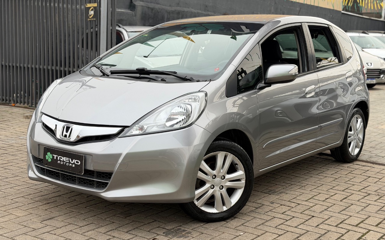 imagem-https://www.socarrao.com.br/sc-vehicle-images-prod/2416154/1783107686658-SU1HXzk2NDYuanBlZw.jpeg