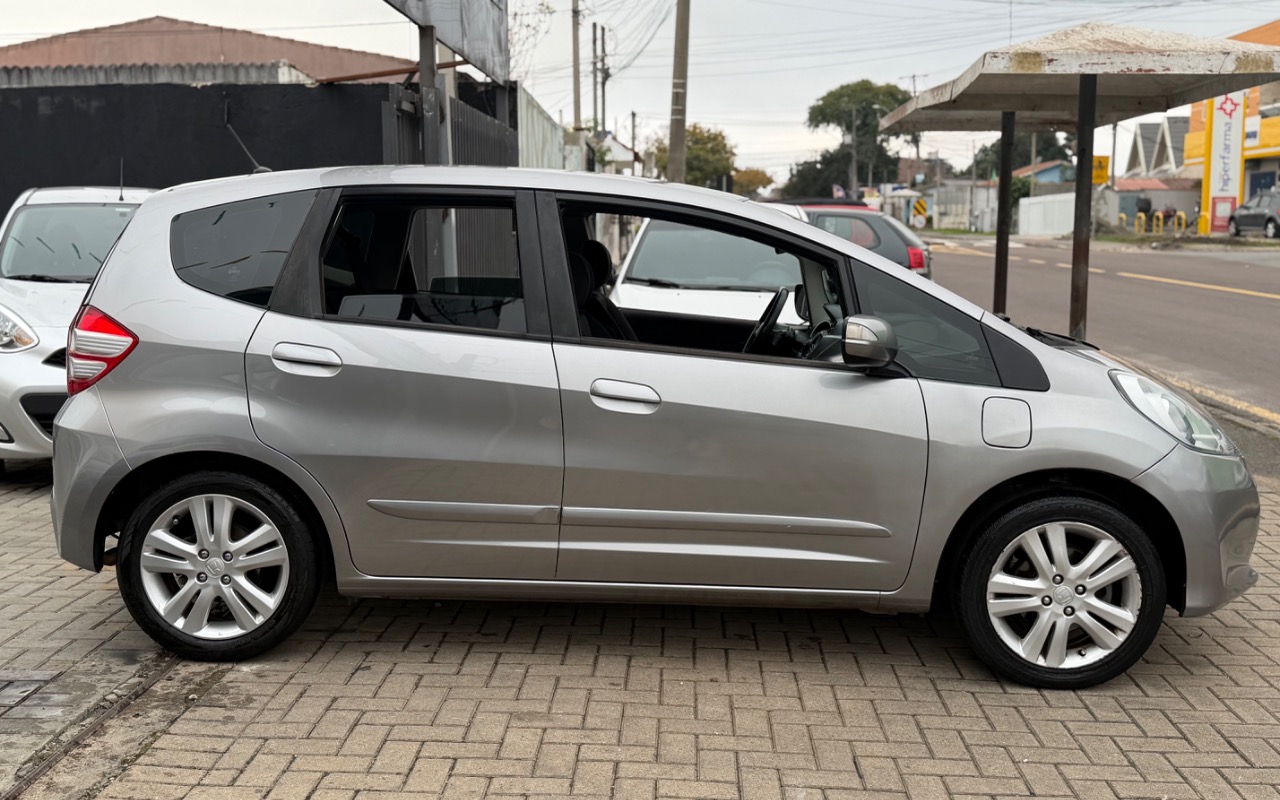 imagem-https://www.socarrao.com.br/sc-vehicle-images-prod/2416154/1783107686744-SU1HXzk2NDQuanBlZw.jpeg
