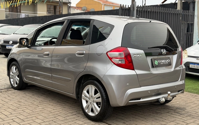imagem-https://www.socarrao.com.br/sc-vehicle-images-prod/2416154/1783107687001-SU1HXzk2NTAuanBlZw.jpeg
