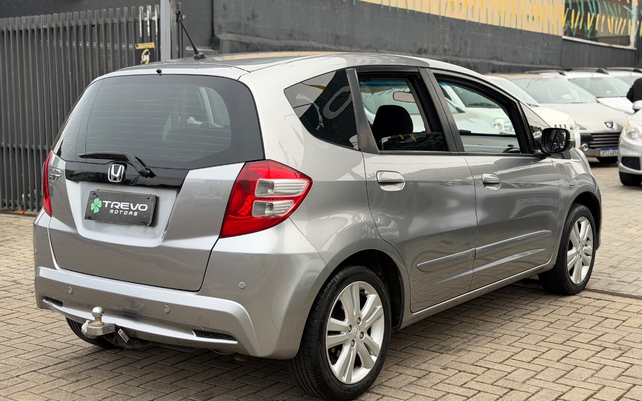 imagem-https://www.socarrao.com.br/sc-vehicle-images-prod/2416154/1783107687078-SU1HXzk2NDkuanBlZw.jpeg