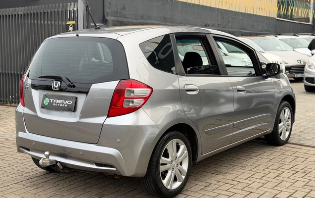 imagem-https://www.socarrao.com.br/sc-vehicle-images-prod/2416154/1783107687078-SU1HXzk2NDkuanBlZw.jpeg