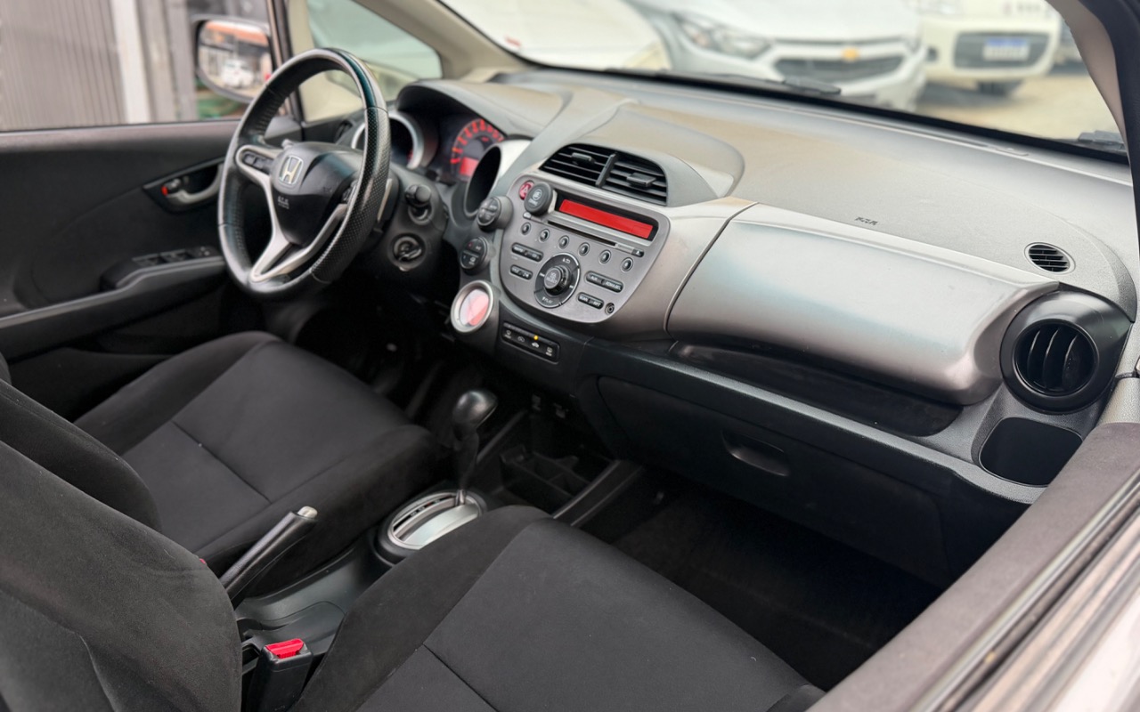 imagem-https://www.socarrao.com.br/sc-vehicle-images-prod/2416154/1783107687249-SU1HXzk2NTIuanBlZw.jpeg