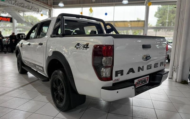 imagem-https://www.socarrao.com.br/sc-vehicle-images-prod/2416792/1786743076720-8242037_12_B_835c565d98.jpeg