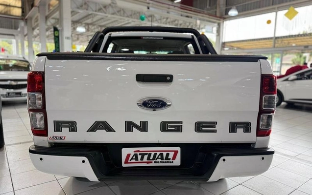 imagem-https://www.socarrao.com.br/sc-vehicle-images-prod/2416792/1786743076721-8242037_10_B_a0239dfde4.jpeg