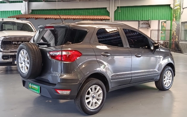 imagem-https://www.socarrao.com.br/sc-vehicle-images-prod/2418554/1785779593451-KW7Oic4MMugSXp3ue10CLEtGR5rnyFiR.jpg