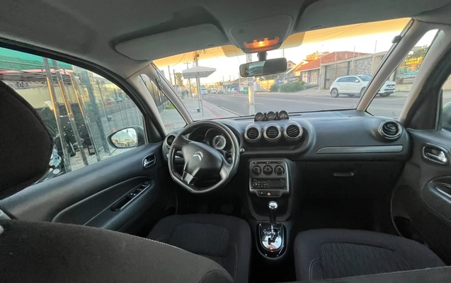 imagem-https://www.socarrao.com.br/sc-vehicle-images-prod/2419223/1783017758007-4_030918.jpg