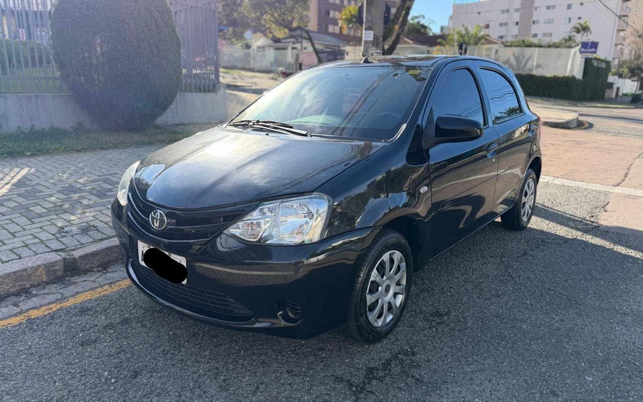 Toyota Etios 2015 Preto — foto 1 de 3
