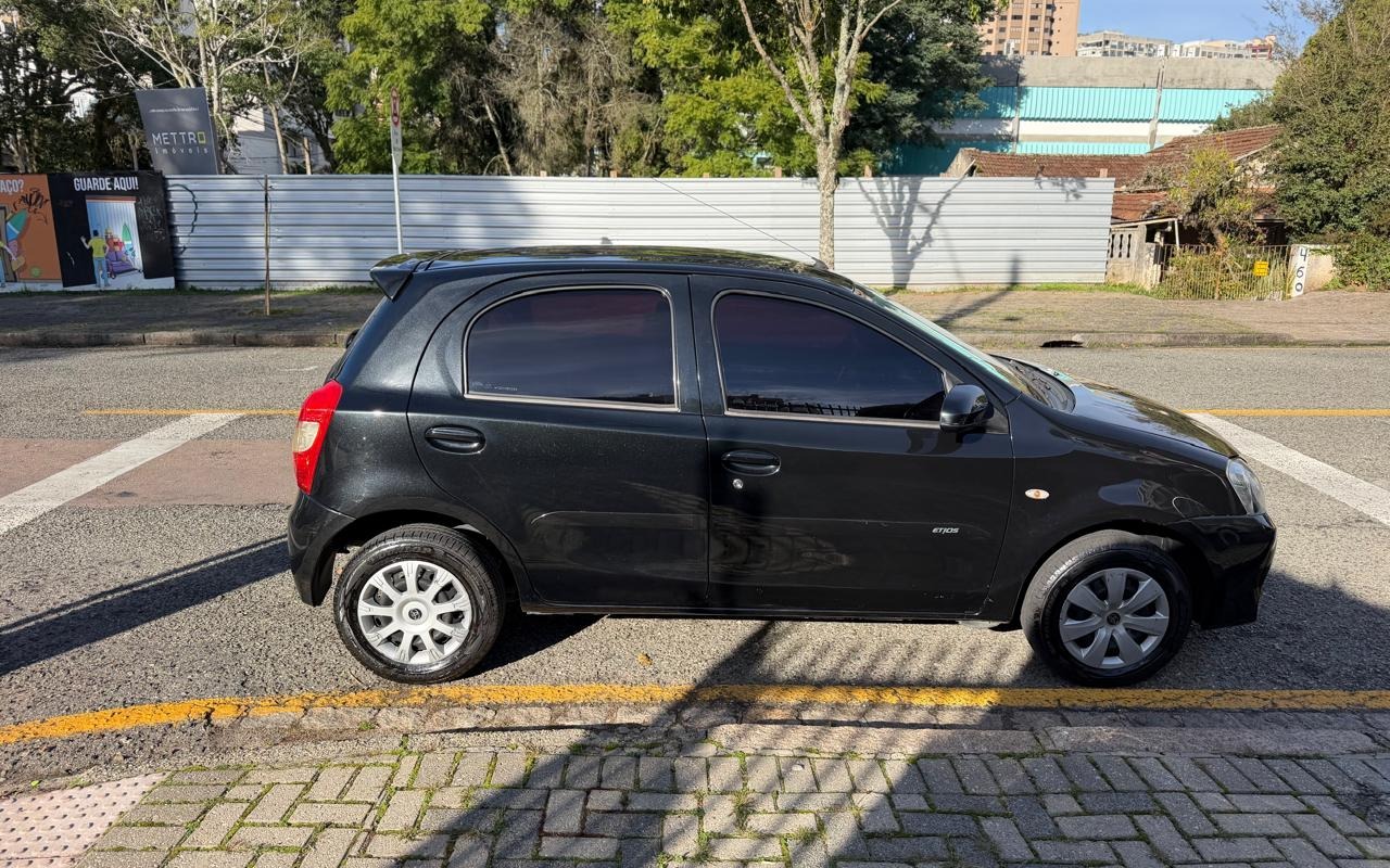 imagem-https://www.socarrao.com.br/sc-vehicle-images-prod/2419522/1783019912481-NS5qcGVn.jpeg