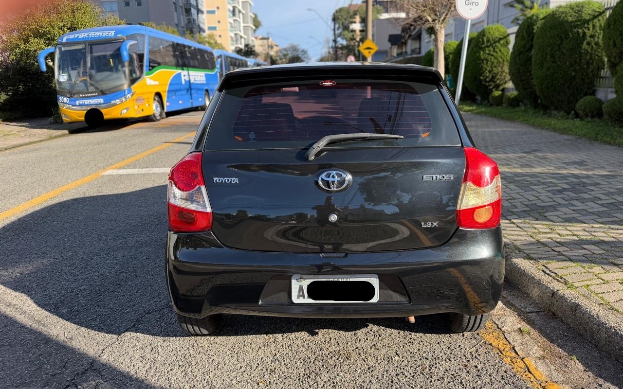 imagem-https://www.socarrao.com.br/sc-vehicle-images-prod/2419522/1783019912684-OC5qcGVn.jpeg
