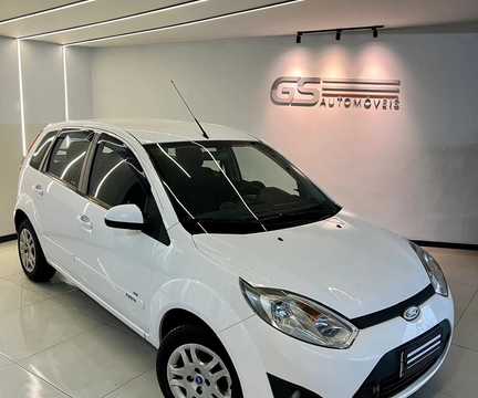 Ford Fiesta SE 1.6 8V Flex 5p 2014 Branco — foto 1 de 3