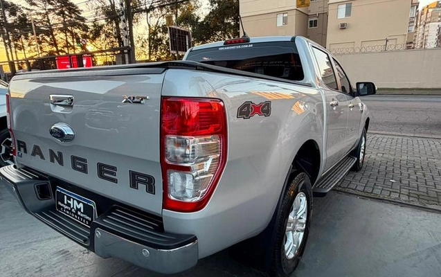 imagem-https://www.socarrao.com.br/sc-vehicle-images-prod/2421316/1784225576099-8244093_18_B_2a4a565f12.jpeg