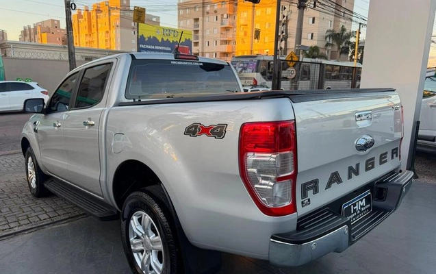 imagem-https://www.socarrao.com.br/sc-vehicle-images-prod/2421316/1784225576108-8244093_18_B_132efc7979.jpeg