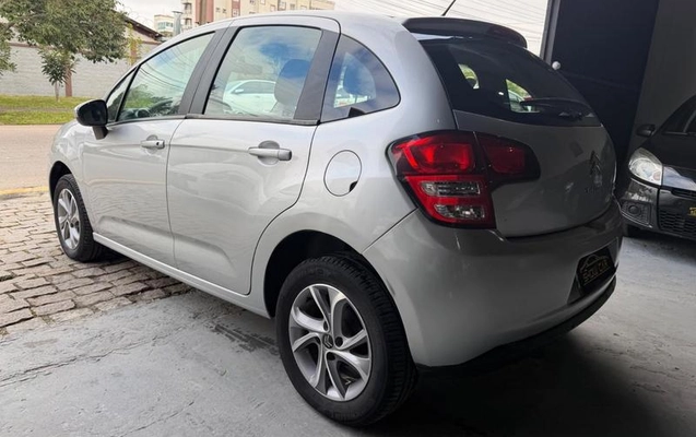 imagem-https://www.socarrao.com.br/sc-vehicle-images-prod/2421317/1789135846340-8063860_2_B_0e0d11f3d2.jpeg