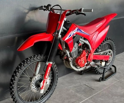 Honda CRF 250 F 2021 Vermelho — foto 1 de 3