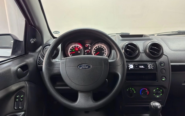 imagem-https://www.socarrao.com.br/sc-vehicle-images-prod/2421443/1783027229696-3efd1ee8-505e-419f-b9a2-428291412eca.jpg