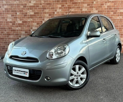 Nissan MARCH 2014 Cinza — foto 1 de 3