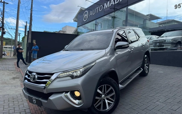 imagem-https://www.socarrao.com.br/sc-vehicle-images-prod/2422803/1783030590506-463dd55b-2b7a-5dd7-da2a-3a1f5b6626fa.jpg