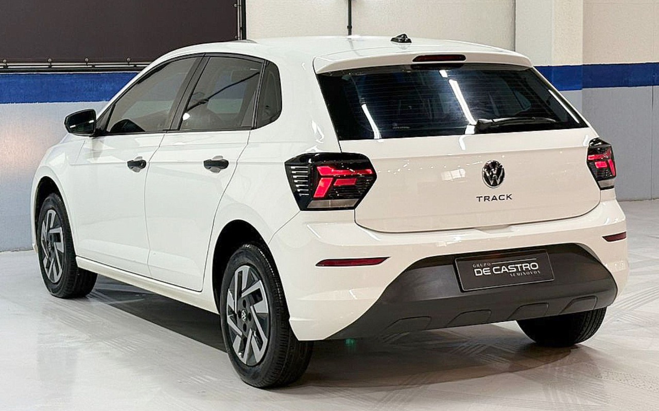 imagem-https://www.socarrao.com.br/sc-vehicle-images-prod/2432371/1783078633295-Vk9MS1NXQUdFTiBQT0xPIFRSQUNLIC0gMjAyNSAtIEJSQU5DTyAtIEZIWDdKMDEgKDQpLmpwZw.jpg
