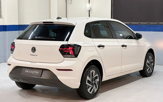 imagem-https://www.socarrao.com.br/sc-vehicle-images-prod/2432371/1783078633532-Vk9MS1NXQUdFTiBQT0xPIFRSQUNLIC0gMjAyNSAtIEJSQU5DTyAtIEZIWDdKMDEgKDYpLmpwZw.jpg
