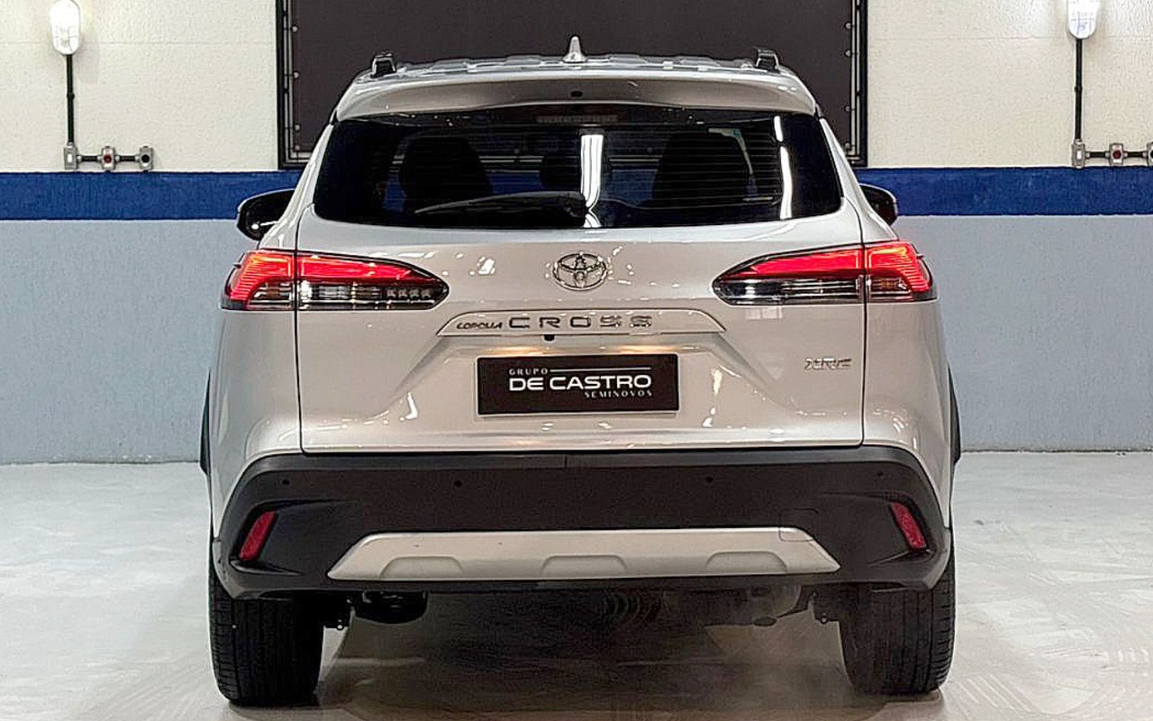 imagem-https://www.socarrao.com.br/sc-vehicle-images-prod/2432656/1783082464478-VE9ZT1RBIENPUk9MTEEgQ1JPU1MgWFJFIC0gMjAyNCAtIFBSQVRBIC0gU0VSM0UzMSAoNSkuanBn.jpg