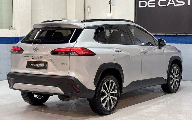 imagem-https://www.socarrao.com.br/sc-vehicle-images-prod/2432656/1783082464547-VE9ZT1RBIENPUk9MTEEgQ1JPU1MgWFJFIC0gMjAyNCAtIFBSQVRBIC0gU0VSM0UzMSAoNikuanBn.jpg