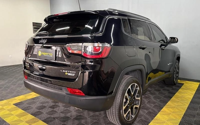 imagem-https://www.socarrao.com.br/sc-vehicle-images-prod/2432814/1783615593013-8030085_10_B_427c2075b6.jpeg