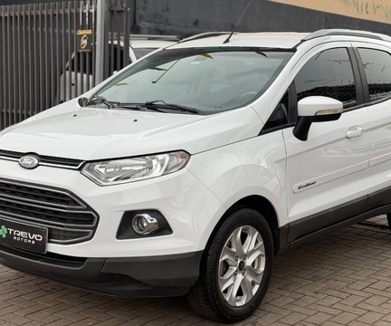 Ford EcoSport 2015 Branco — foto 1 de 3