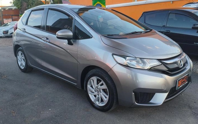 imagem-https://www.socarrao.com.br/sc-vehicle-images-prod/2432829/1783083682756-8220016_3_B_88e9f1382c.jpeg
