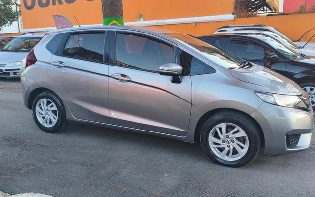 imagem-https://www.socarrao.com.br/sc-vehicle-images-prod/2432829/1783083682757-8220016_4_B_6e8c360b1d.jpeg