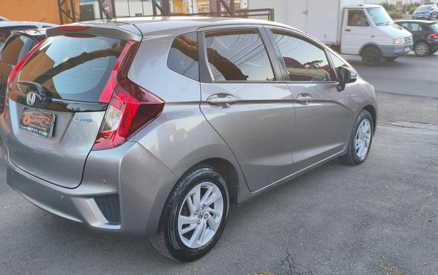 imagem-https://www.socarrao.com.br/sc-vehicle-images-prod/2432829/1783083682758-8220016_5_B_85e5082a44.jpeg