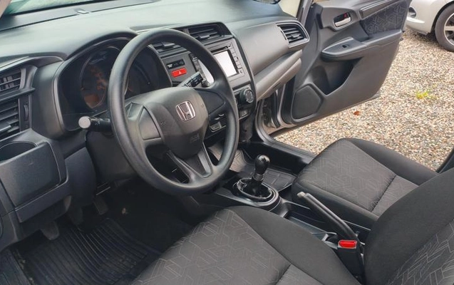 imagem-https://www.socarrao.com.br/sc-vehicle-images-prod/2432829/1783083682769-8220016_14_B_2dcfed13a7.jpeg