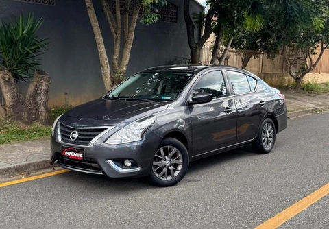 Nissan VERSA 2016 Cinza — foto 1 de 3