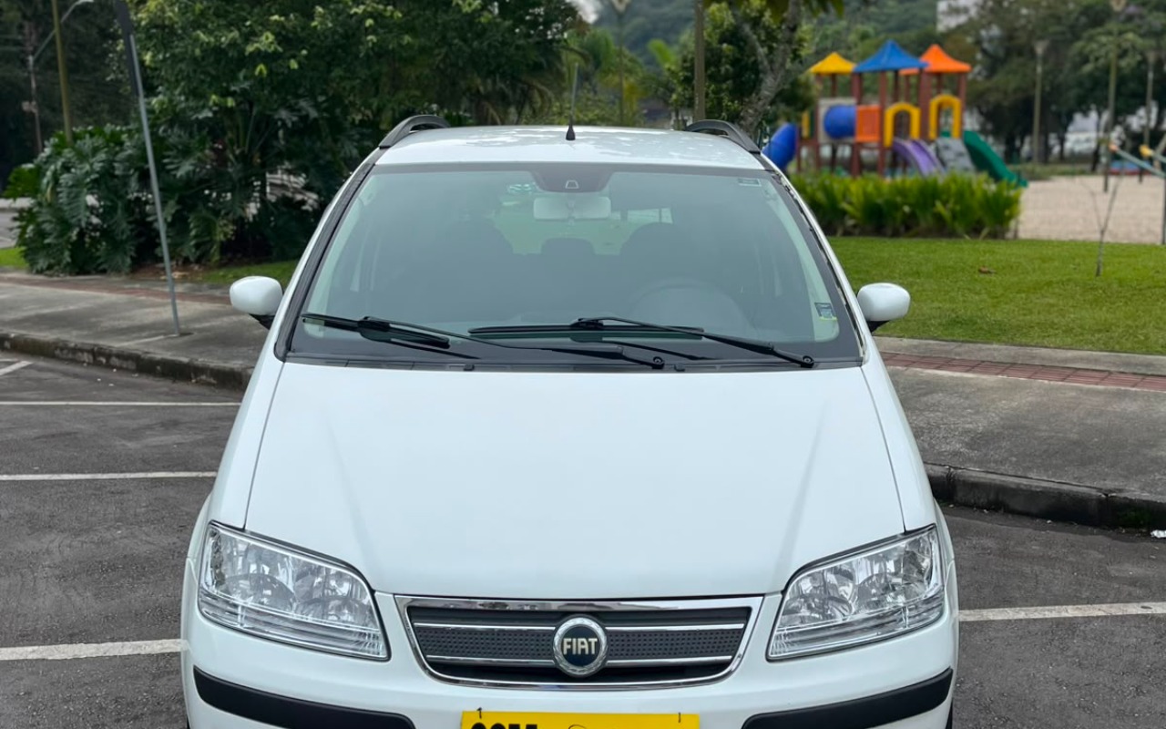 Fiat Idea 2006 Branco — foto 1 de 3