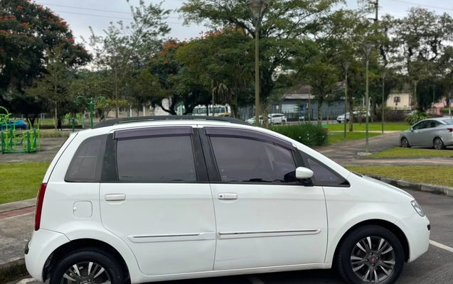 imagem-https://www.socarrao.com.br/sc-vehicle-images-prod/2433684/1783087388253-SU1HLTIwMjYwNjMwLVdBMDA2NygxKS5qcGc.jpg