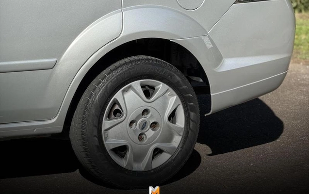 imagem-https://www.socarrao.com.br/sc-vehicle-images-prod/2434297/1788980853463-8130820_7_B_a242768f1b.jpeg