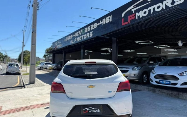 imagem-https://www.socarrao.com.br/sc-vehicle-images-prod/2434741/1783090788655-8245635_5_B_97f038ca82.jpeg