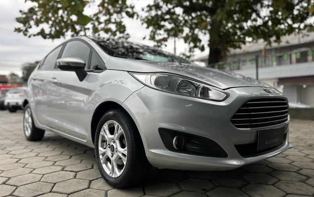 imagem-https://www.socarrao.com.br/sc-vehicle-images-prod/2434778/1783090946377-1_041904.jpg