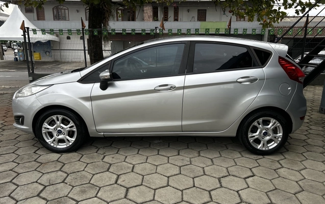 imagem-https://www.socarrao.com.br/sc-vehicle-images-prod/2434778/1783090946379-1_041926.jpg