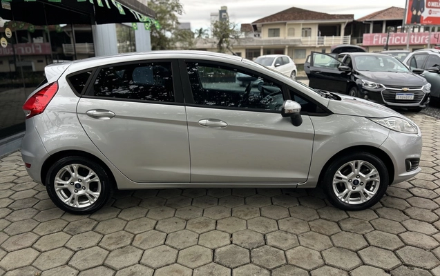 imagem-https://www.socarrao.com.br/sc-vehicle-images-prod/2434778/1783090946380-1_041945.jpg