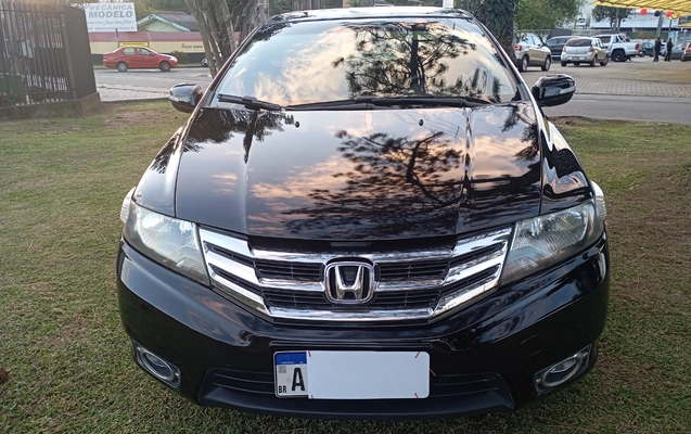 imagem-https://www.socarrao.com.br/sc-vehicle-images-prod/2435008/1787860270348-SU1HXzIwMjYwNTIwXzE3MjE0MS5qcGc.jpg