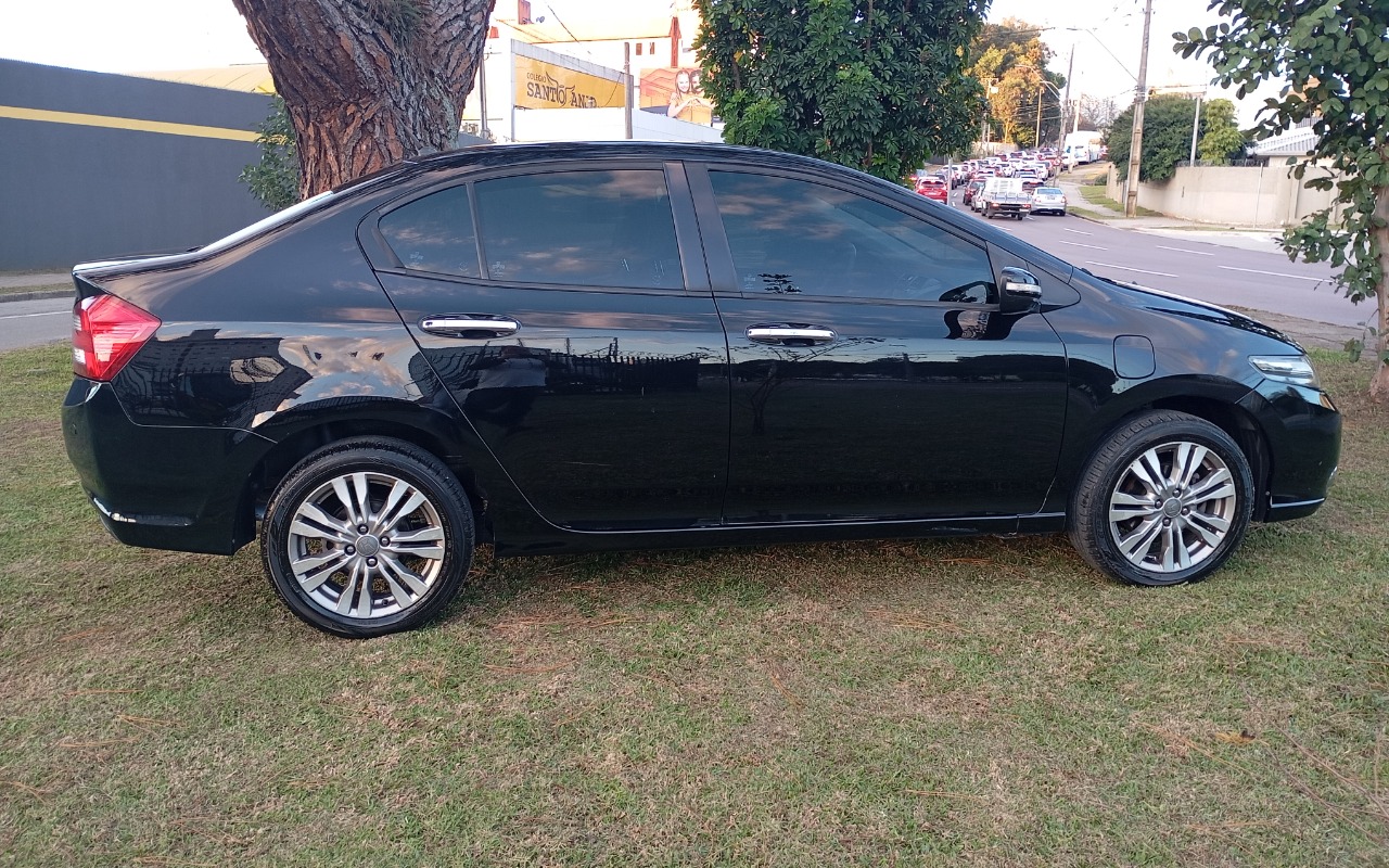 imagem-https://www.socarrao.com.br/sc-vehicle-images-prod/2435008/1787860270643-SU1HXzIwMjYwNTIwXzE3MjE1OS5qcGc.jpg