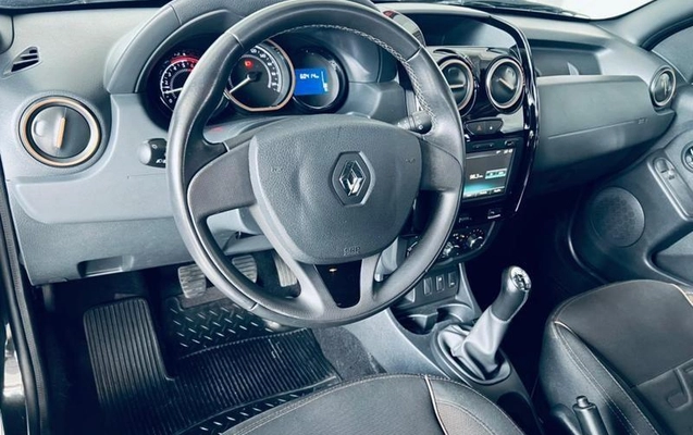 imagem-https://www.socarrao.com.br/sc-vehicle-images-prod/2435035/1789480885000-8221075_13_B_e3c5c7cf88.jpeg