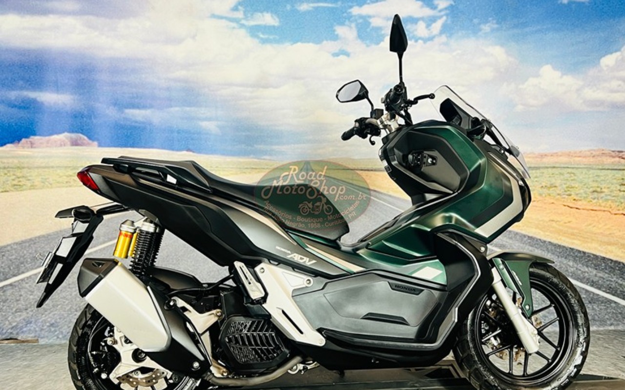 Honda ADV 150  na cor Verde em Curitiba / PR - 2435435