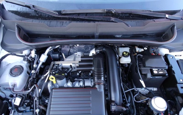 imagem-https://www.socarrao.com.br/sc-vehicle-images-prod/2436033/1791026449758-8246129_19_B_0eb1595c30.jpeg
