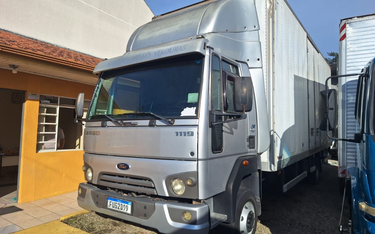 imagem-https://www.socarrao.com.br/sc-vehicle-images-prod/2436245/1783096704384-NGZiYzE1MjctNzJlOC00YzE5LTk4MmUtMmZjNTNhYTcwZDgzLmpwZw.jpg